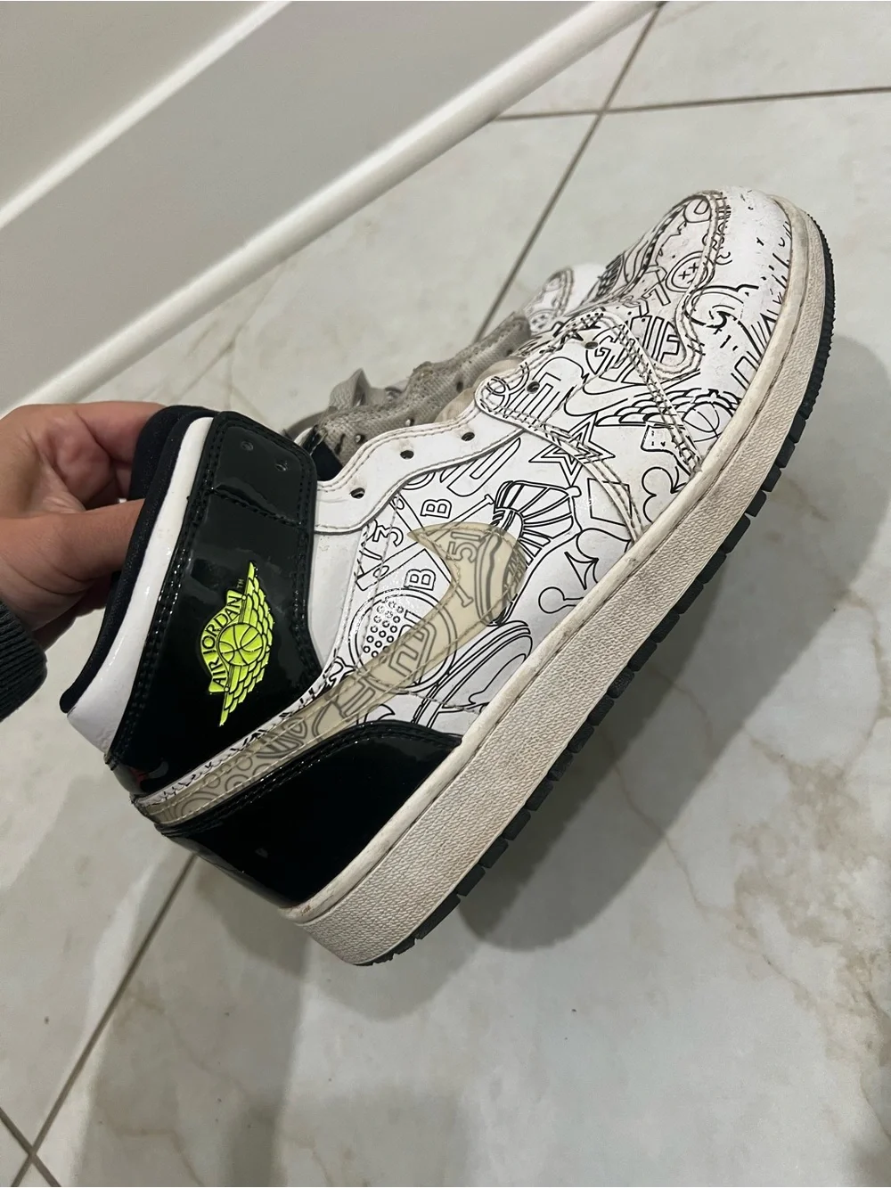 Air Jordan 1 Mid SE GS 'DIY' Sneakers Size 7 Youth
